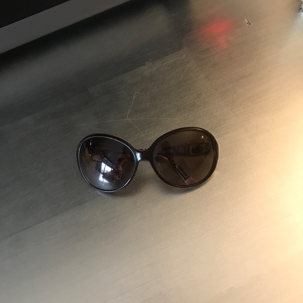 Pucci EP605 sunglasses in case with dust cloth